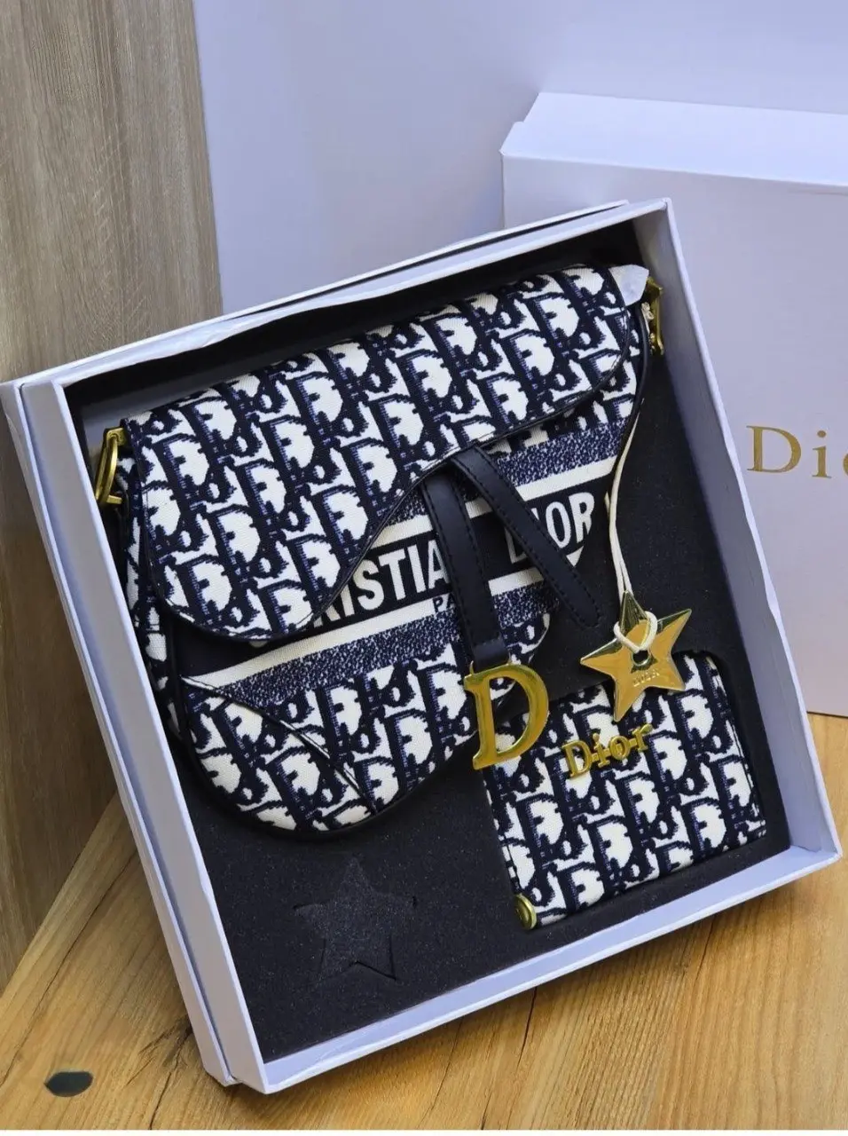 Iconic Dior Monogram Saddle Bag with Dual Straps - Image 4