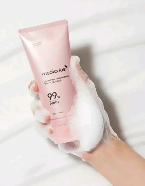 Medicube: Pink Niacinamide Whip Cleanser (99% PDRN)